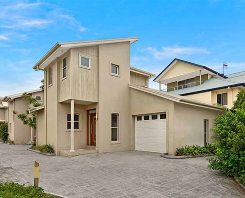 Contemporary two storey townhouse with single garage North Entrance NSW